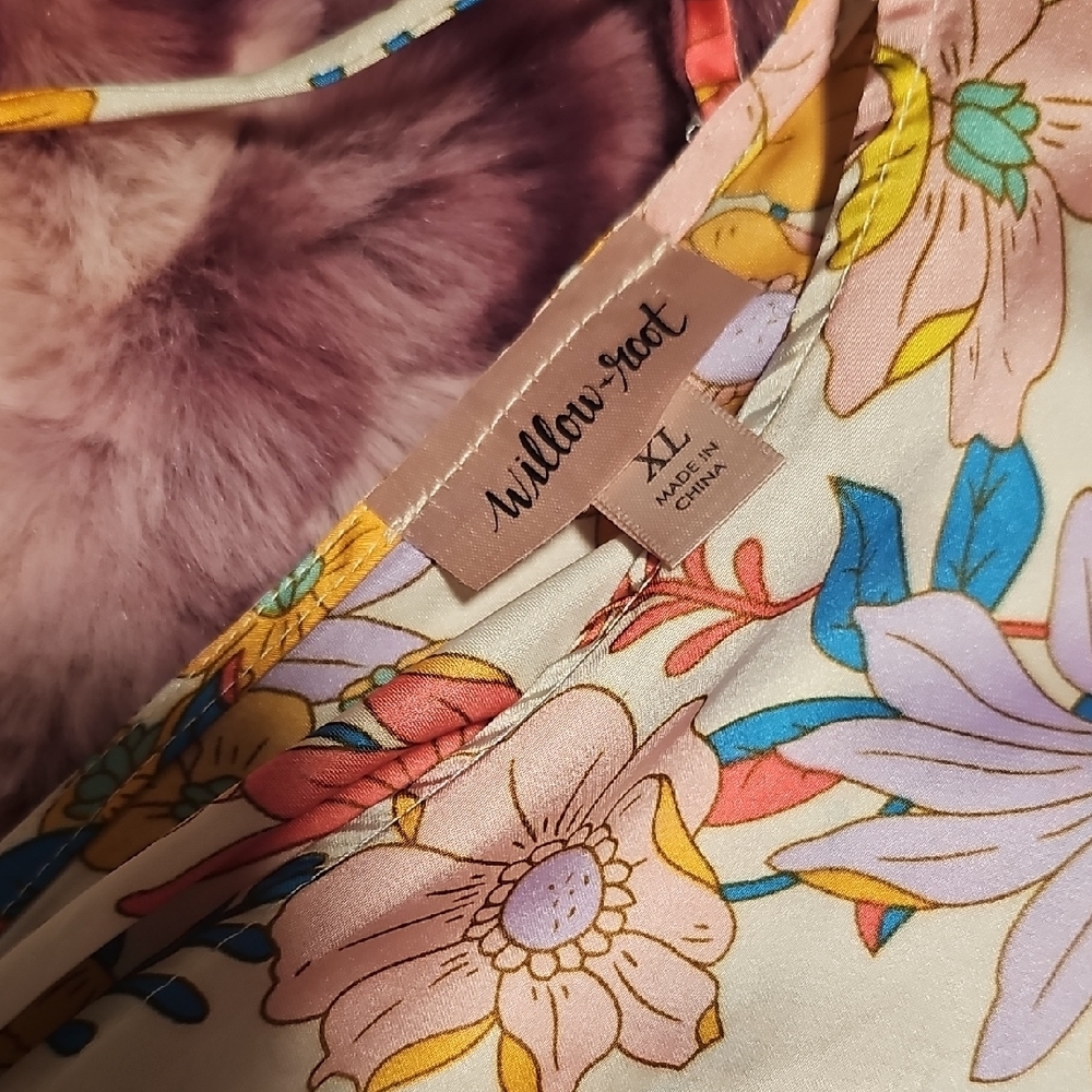 Floral Print Top with Vibrant Colors - Picture 2 of 3